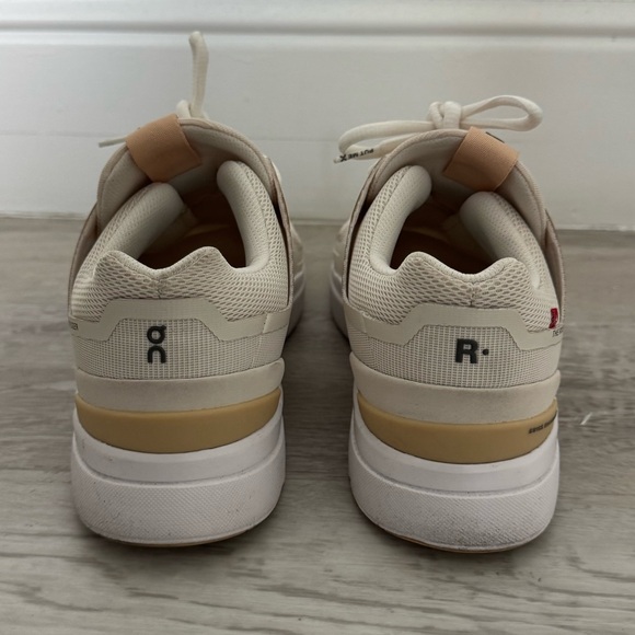 On The Roger Spin Dew Savannah Size 7.5 - Picture 14 of 15